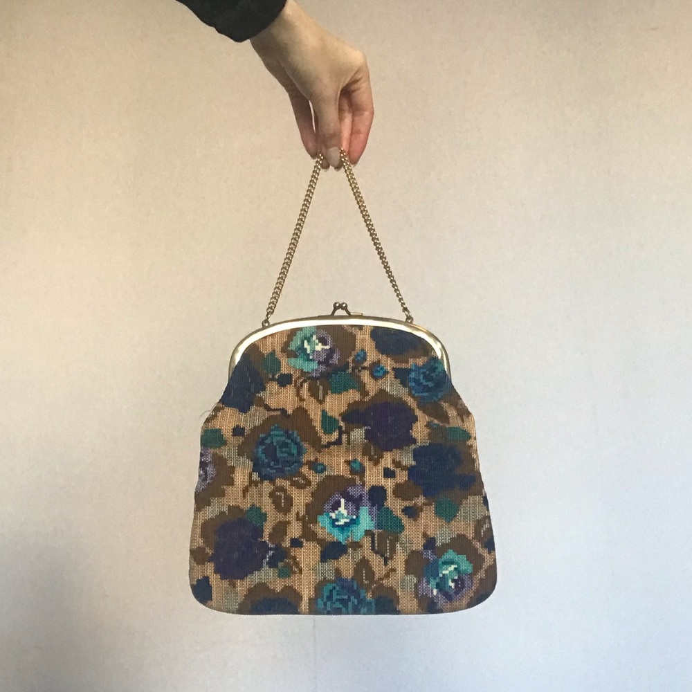 Vintage floral purse 💙🍂